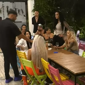 Cum au reacționat ispitele feminine de la Insula Iubirii 2025 după ce Andrei Lemnaru le-a spus că Ella Vișan a întreținut relații intime cu ispita Teo Costache