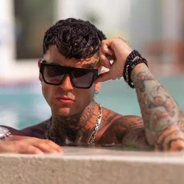 Jaguarul de la "Insula Iubirii" a avut o relație cu o femeie măritată, cu 27 de ani mai în vârstă ca el. Reacția soțului când a aflat e înșelat. "I-am zis că-mi pare rău!"