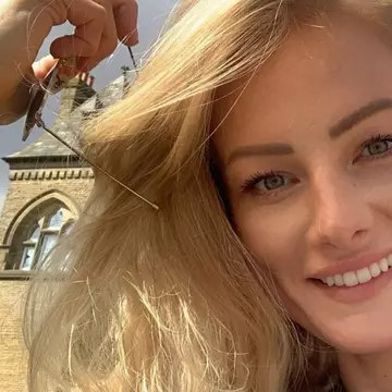 O parașutistă de 32 ani s-a sinucis aruncându-se în gol. Ce s-a întâmplat în dimineața tragediei