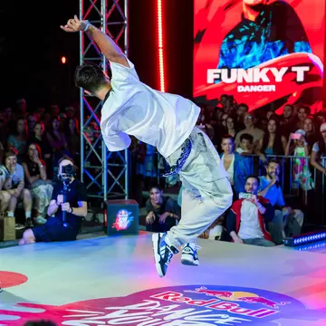 Mambo este câștigătorul celei de-a cincea ediții Red Bull Dance Your Style