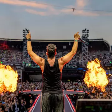 Trupa Vama Veche a anunțat că nu va mai cântă la Untold 2025. Mesajul apărut pe Instagramul lui Tudor Chirilă, solistul trupei: „Decizia vine în urma unor neînțelegeri”