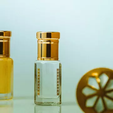 Parfum arabesc: o călătorie olfactivă în lumea esențelor orientale