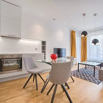 Ghid de stil: alegerea meselor și scaunelor pentru zona de dining