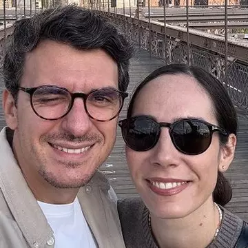 Cine este și cu ce se ocupă Evelyne Vîlcu, soția lui Alexandru Ion. L-a cunoscut pe actor pe Tinder. "M-a cucerit și asta a fost!"