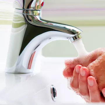 Apă infectată cu clostridium, în rețeaua publică de distribuție. Mai mulți oameni din Prahova au ajuns la spital