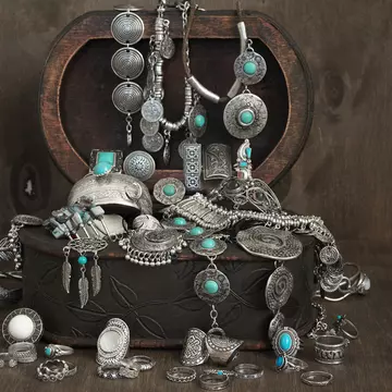 Cum verifici o bijuterie pentru a afla dacă este de argint