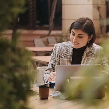 4 strategii simple pentru a-ți recăpăta concentrarea toamna asta