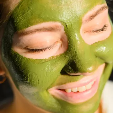 Îngrijirea tenului cu matcha – frumusețe naturală inspirată din Japonia