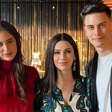 Petru Zaharescu, fiul prezentatoarei TV Andreea Berecleanu, a împlinit 20 de ani. Ce iubită frumoasă are tânărul