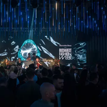 Fashion Talk by IQOS, prezentat de Zarug la Mercedes-Benz Bucharest Fashion Week. Moda a depășit limitele catwalk-ului