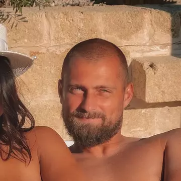 Ce fiică frumoasă are Gabi Tamaș de la Asia Express 2025. Fotbalistul își mai dorește un copil: „Să dea Domnul! Lucrăm”