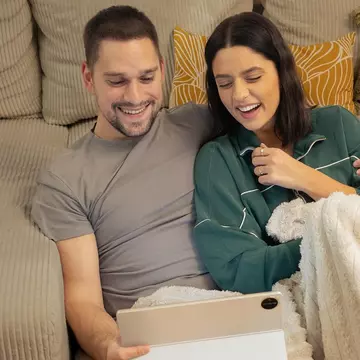 Cum arată apartamentul în care locuiesc Vlad Gherman și Oana Moșneagu: „Nu cred că există o zi în care să nu mă gândesc la cum să renovez”