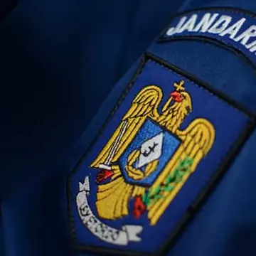 Reacția Jandarmeriei Române după ce un agent l-a amendat pe Marian Rădună, organizatorul marșului în memoria victimelor de la Colectiv, pentru „depășirea orei de comemorare”