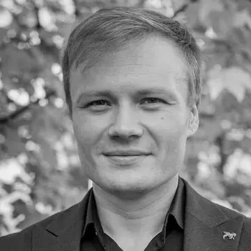 Un director de școală de 35 de ani a murit subit. Mesajul cutremurător pe care l-a transmis cu câteva zile înainte: „În 5 minute te uită toți”
