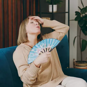 8 sfaturi pentru a reduce disconfortul bufeurilor în perioada menopauzei