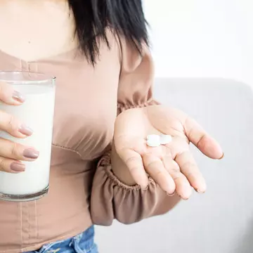 Medicamente pe care să nu le iei niciodată cu lapte sau iaurt