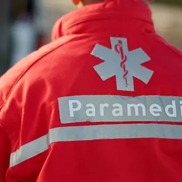 O fetiță de 10 ani din Timișoara a ajuns în stare gravă la spital după ce a fost înjunghiată de mama ei