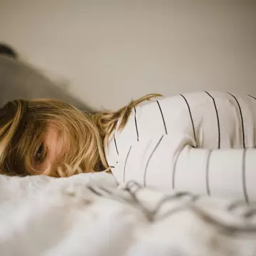 Odihna ta începe aici: importanța alegerii patului și a saltelei potrivite