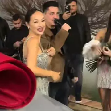 Fiica unui primar din Argeș a primit un Mercedes de 150.000 de euro la majorat. La petrecere au cântat Vlăduța Lupău și Bogdan de la Ploiești