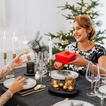 Sfaturi pentru curățenia de Crăciun eficientă + când să apelezi la servicii profesionale