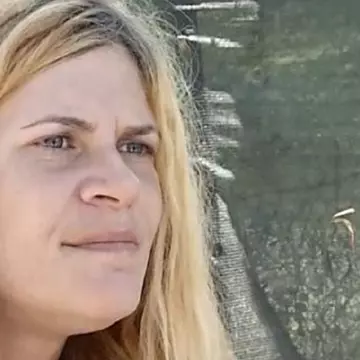 Mama gemenilor din Ploiești, morți după ce au căzut de la etaj, trece prin clipe cumplite: „Îmi doresc să mă ia Dumnezeu”