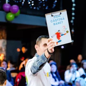 În prag de sărbători, ArtFinEdu aduce educația financiară mai aproape de familiile monoparentale prin teatru și activități creative