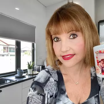 Cum arată și cu ce se ocupă copiii Marinei Almășan. Victoraș și Marinuș sunt stabiliți în Franța și în Dubai și au meserii bănoase