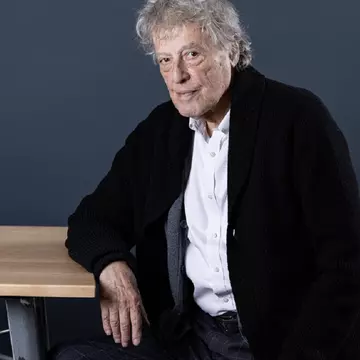 Celebrul dramaturg britanic Sir Tom Stoppard a murit la 88 de ani