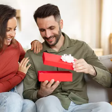 7 ianuarie e ziua Ionilor! Ai uitat? Cum să alegi cadoul potrivit în ultima clipă