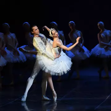 Prim-balerinii Operei Naționale București dansează alături de stelele baletului mondial, pe scena galei dedicate lui Brâncuși