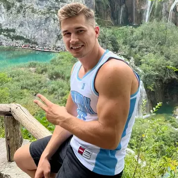 Cine este Alberto Hangan de la Survivor România 2026. A fost model și este pasionat de sport. "Nu mă sperie nimic!"