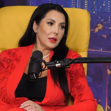 Angela Rusu, confesiuni dureroase despre fostul soț abuziv: „Lovită cu capul de tocul ușii, pumni în coaste, în burtă, târâtă prin casă”