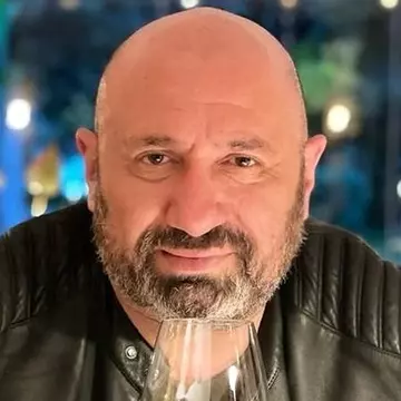 Cătălin Scărlătescu, ipostază rară alături de iubita lui: „M-a scos la plimbare”