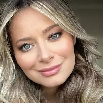 Cum reușește Laura Cosoi să îmbine cariera cu viața personală. Actrița este însărcinată cu al cincilea copil: „După ce n-am mai alăptat, de fiecare dată am rămas din nou însărcinată”