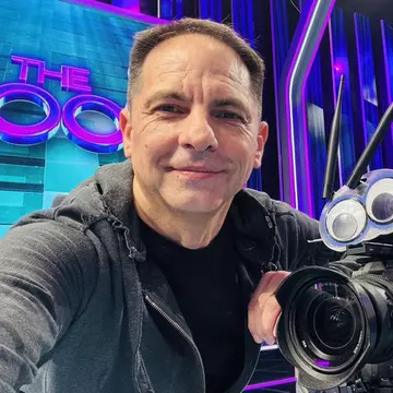 Dan Negru, jefuit de copii români, la Paris. Hoții l-au sunat să îi înapoieze lucrurile: „Mi-au adus toți banii”