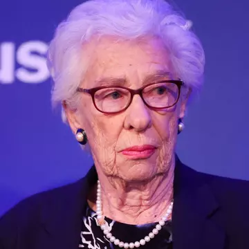 Eva Schloss, supraviețuitoare a Holocaustului și sora vitregă a Annei Frank, a murit la 96 de ani
