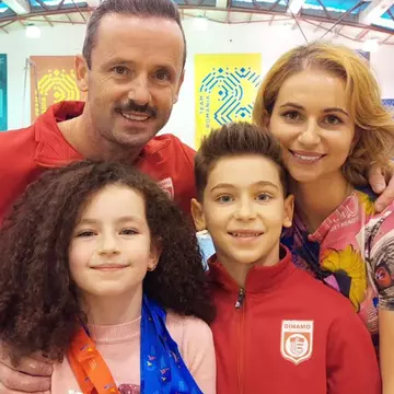 Fiica lui Marius Urzică, probleme de sănătate, la 10 ani. Dezvăluirile făcute de Simona Urzică, cu lacrimi în ochi: „Este operată pe urechiușa stângă, are un implant”