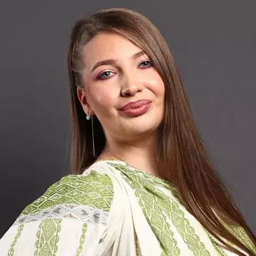 Iulia Aelenei de la Mireasa, sezonul 11, este însărcinată cu primul copil. O concurentă din același sezon cu ea îi va boteza bebelușul