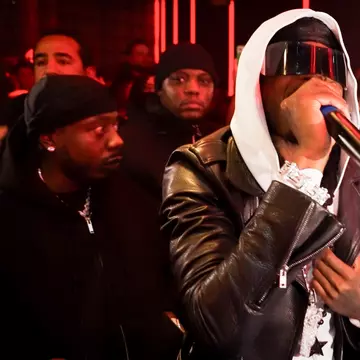 România, pe harta culturală a lumii la Paris Fashion Week: BEACH, PLEASE! îl aduce pe Playboi Carti, superstarul trap anunțat printr-un super eveniment în centrul Parisului.