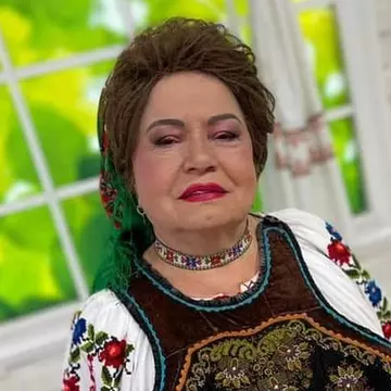 Saveta Bogdan se încălzește prin magazine din cauza frigului din casă: „Mă învelesc cu două plăpumi și cu o pătură din aceea călduroasă”