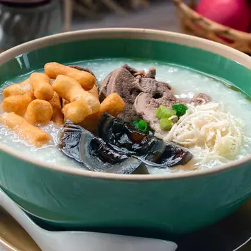 Ce este congee, micul dejun care a devenit viral pe TikTok. Cum îl prepari și ce gust are