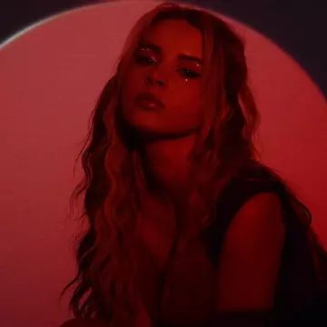 ILINCA lansează „Fetele”, o declarație de iubire și admirație pentru femei: ,,Este despre a ne vedea, a ne susține și a ne celebra una pe cealaltă”