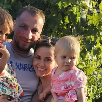 Ce indemnizație pentru creșterea copilului primea Marian Godină înainte de a pleca la Survivor România