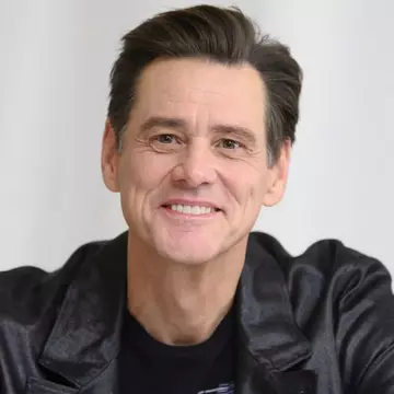 Jim Carrey, de nerecunoscut la gala Premiilor Cesar, unde a fost omagiat pentru întreaga carieră: „Fie i-au făcut ceva, fie nu e el”