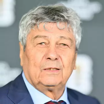 Mircea Lucescu, internat în stare gravă la spital. Ce se întâmplă cu selecționerul