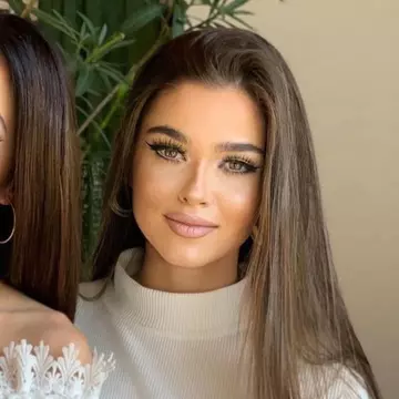 Imagini nemaivăzute cu Theo Rose și sora ei. Raluca Diaconu. Artista i-a transmis un mesaj emoționant surorii mai mari de ziua ei