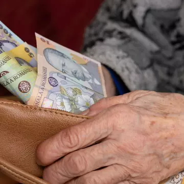 Întârzieri la plata pensiilor pentru o parte din seniori. Anunțul Casei de Pensii