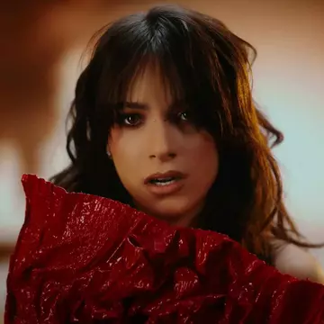 Alexandra Căpitănescu, reacție după ce s-a cerut descalificarea piesei sale, „Choke me” cu care a intrat în semifinala Eurovision: „E o metaforă”