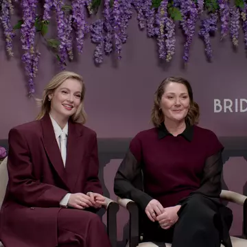 Hannah Dodd și Ruth Gemmell, dezvăluiri din culisele părții a doua din Bridgerton, sezonul 4: „Nu ar trebui să te pui într-o cutie și să decizi cine ești, pentru că circumstanțele te schimbă”/ Exclusiv