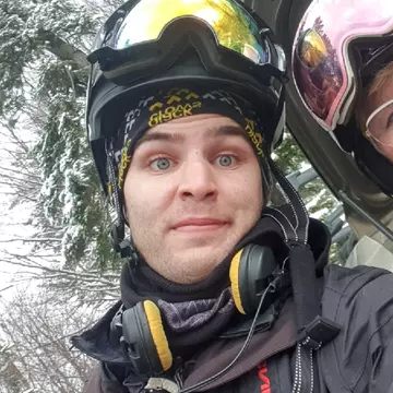 Cu ce se ocupă și din ce face bani fiul Monicăi Tatoiu, Victoraș. "Învață acum de la niște meșteri bătrâni, în vârstă de 80-90 de ani!"